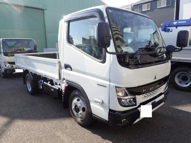 MITSUBISHI CANTER 2025