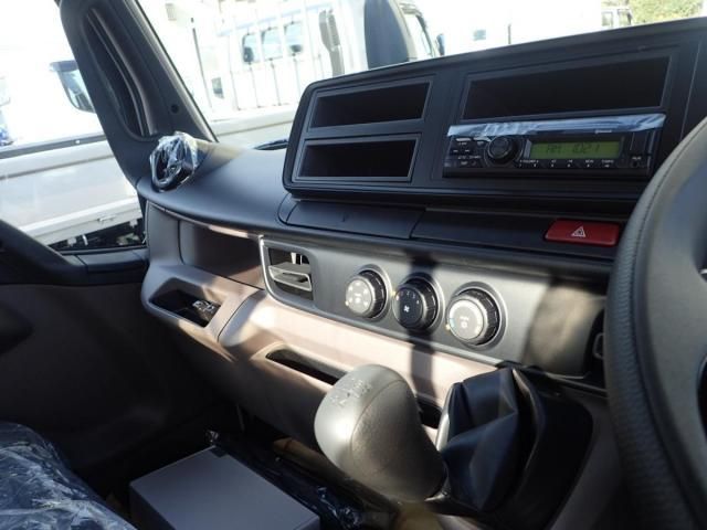 MITSUBISHI CANTER 2025