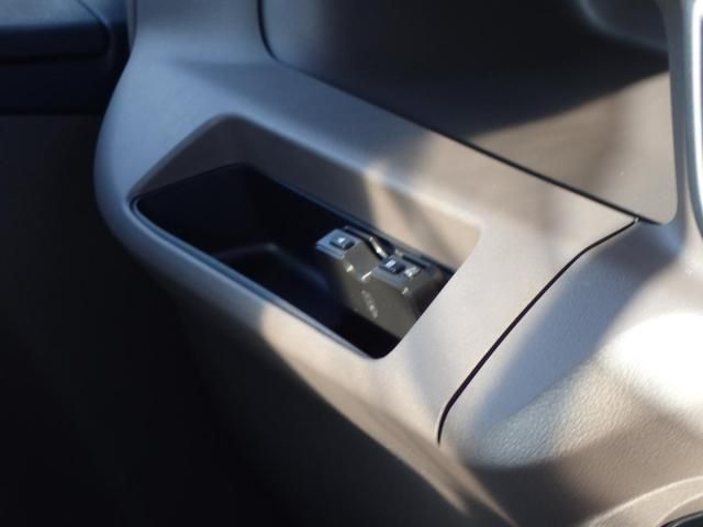 MITSUBISHI CANTER 2025