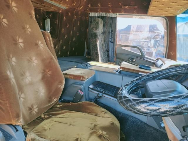 MITSUBISHI FUSOU SUPER GREAT 2004