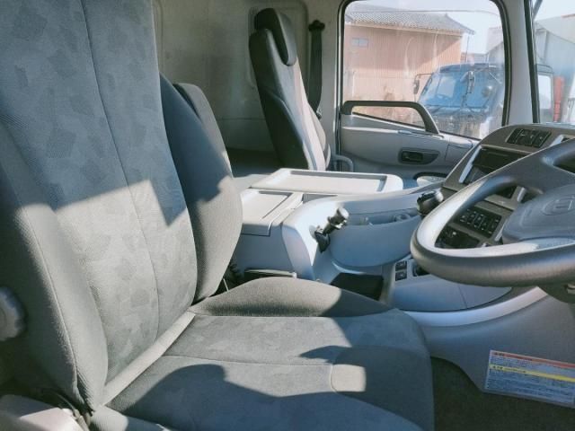 NISSAN DIESEL Quon 2016