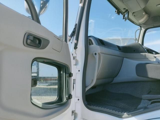 NISSAN DIESEL Quon 2016