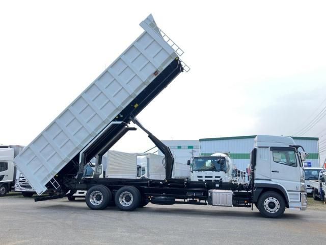 MITSUBISHI FUSOU SUPER GREAT 2024