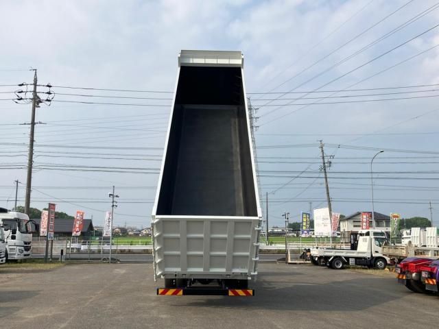 MITSUBISHI FUSOU SUPER GREAT 2024