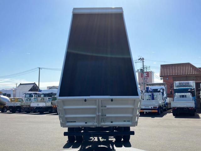 MITSUBISHI FUSOU FIGHTER 2023