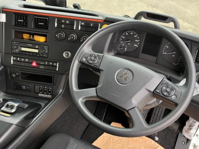 MITSUBISHI FUSOU SUPER GREAT 2025