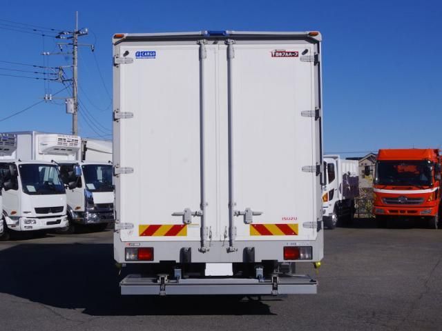 ISUZU FORWARD 2021