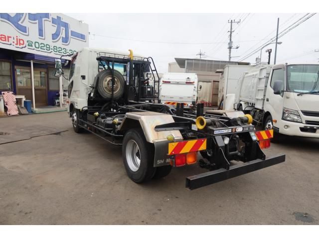 MITSUBISHI FUSOU FIGHTER 2014