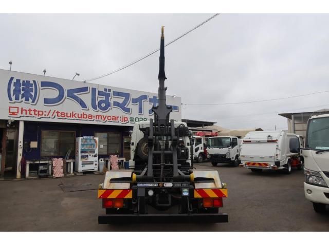 MITSUBISHI FUSOU FIGHTER 2014