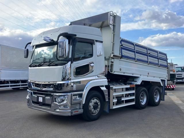 MITSUBISHI FUSOU SUPER GREAT 2022