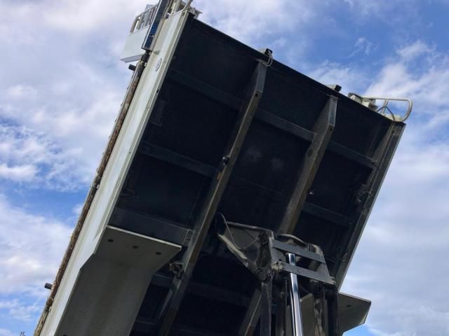 MITSUBISHI FUSOU SUPER GREAT 2022