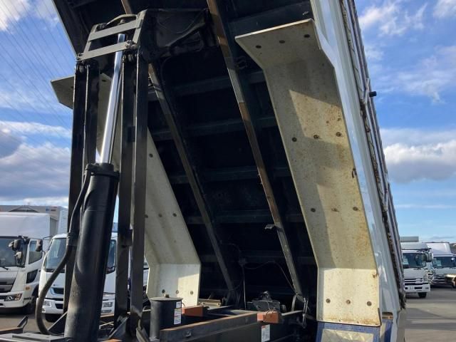 MITSUBISHI FUSOU SUPER GREAT 2022