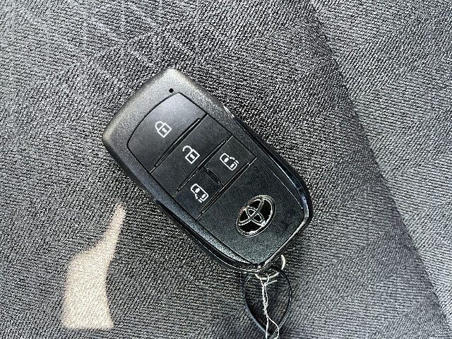 TOYOTA VOXY HYBRID 2023