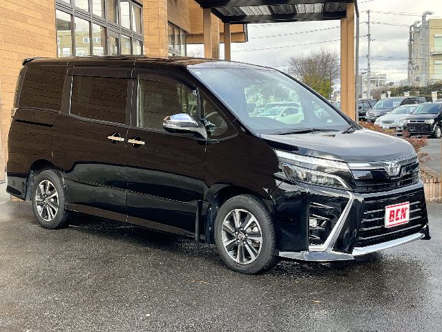 TOYOTA VOXY 4WD 2021