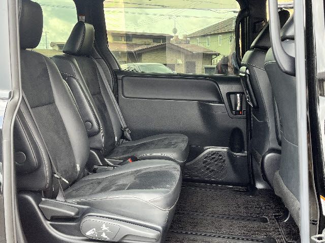 TOYOTA VOXY 4WD 2021