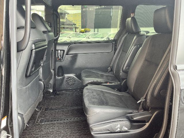 TOYOTA VOXY 4WD 2021