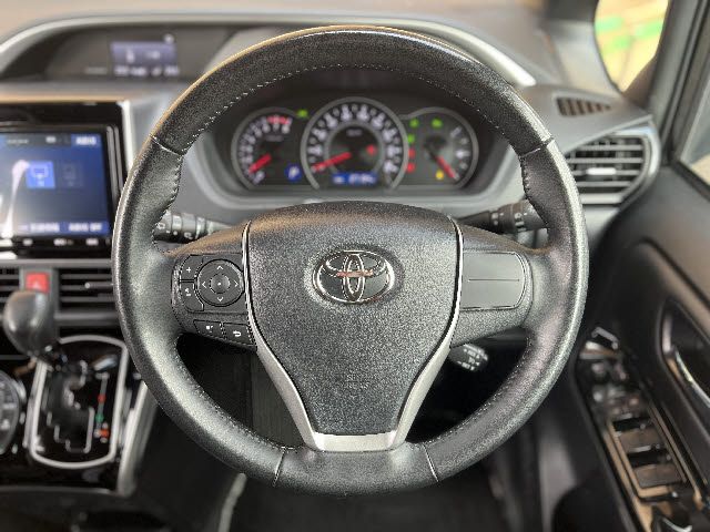 TOYOTA VOXY 4WD 2021