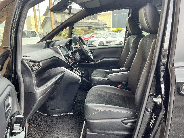 TOYOTA VOXY 4WD 2021