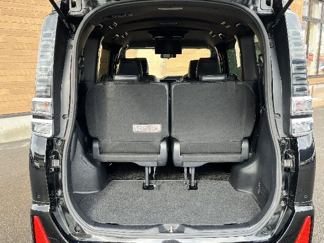 TOYOTA VOXY 4WD 2021