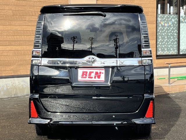 TOYOTA VOXY 4WD 2021