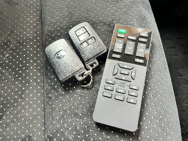 TOYOTA VOXY 4WD 2021