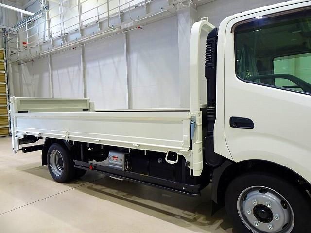 HINO DUTRO 2023