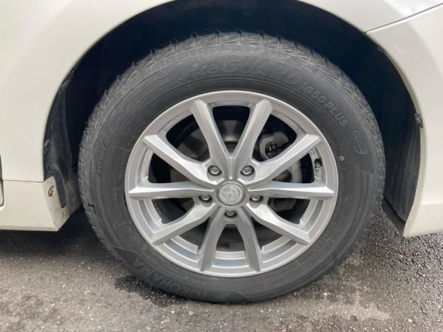 TOYOTA PRIUS Alpha 2013