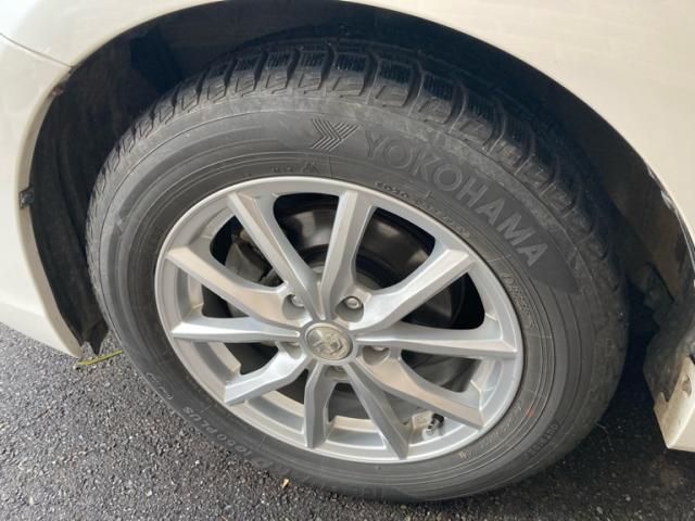 TOYOTA PRIUS Alpha 2013