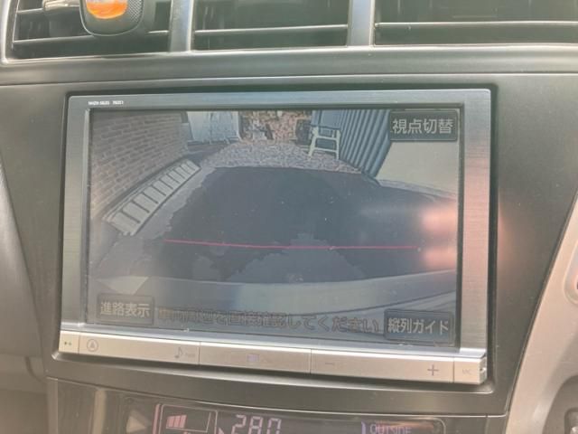 TOYOTA PRIUS Alpha 2013