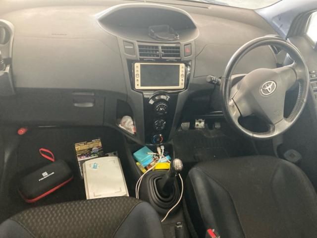 TOYOTA VITZ 2005
