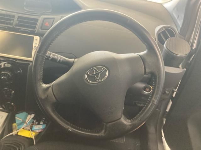 TOYOTA VITZ 2005