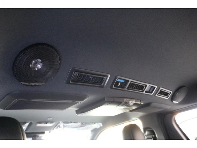 TOYOTA HIACE van 4WD 2025