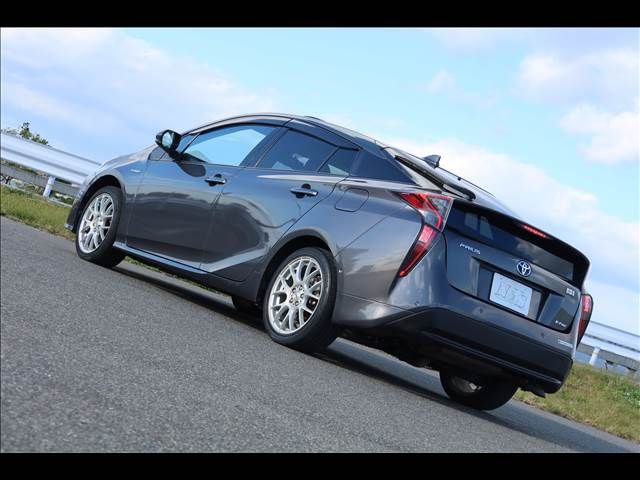 TOYOTA PRIUS 4WD 2016