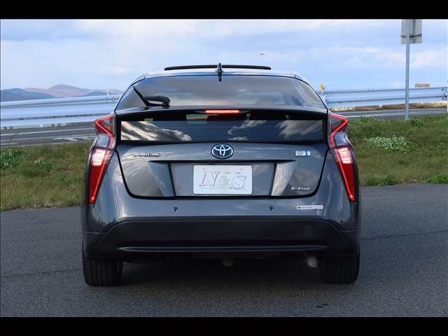 TOYOTA PRIUS 4WD 2016