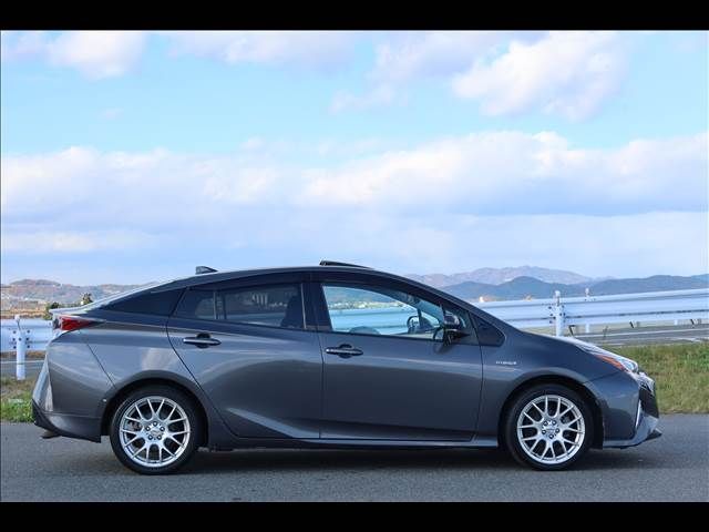 TOYOTA PRIUS 4WD 2016