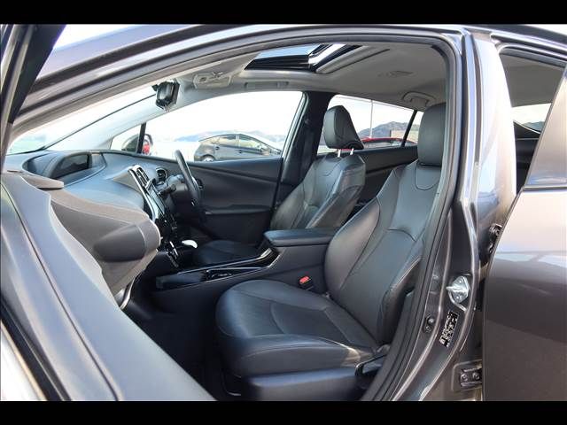 TOYOTA PRIUS 4WD 2016