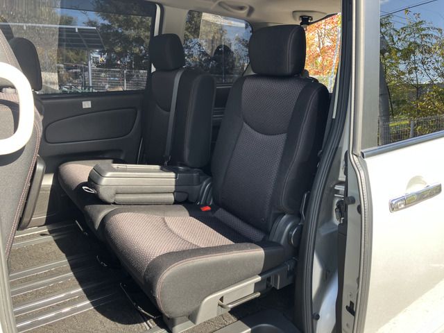 NISSAN SERENA  S-HYBRID 2012