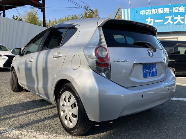 TOYOTA AQUA 2012