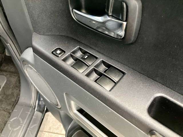 MITSUBISHI DELICA D:5 4WD 2011