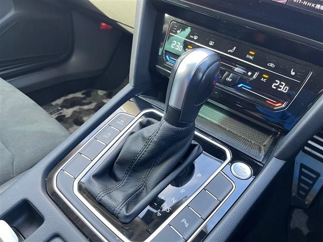 VOLKSWAGEN VOLKSWAGEN PASSAT VARIANT 2022