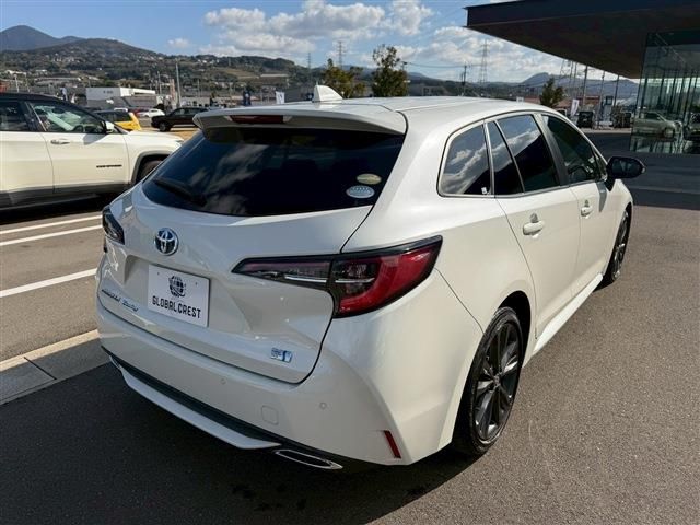 TOYOTA COROLLA TOURING HYBRID 2021