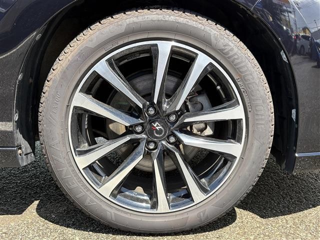 TOYOTA HARRIER 4WD 2016