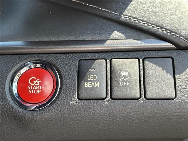 TOYOTA HARRIER 4WD 2016