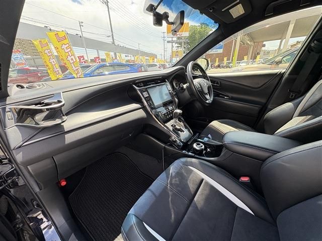 TOYOTA HARRIER 4WD 2016