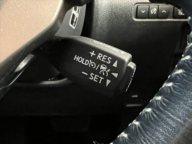 TOYOTA LEXUS IS300h 2016