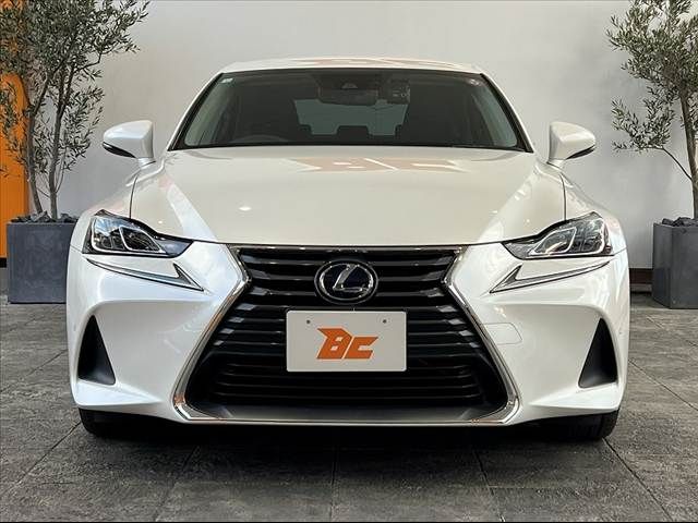 TOYOTA LEXUS IS300h 2016
