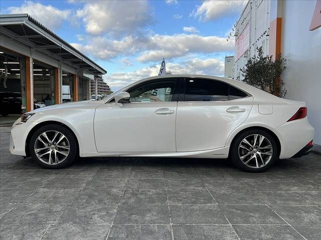TOYOTA LEXUS IS300h 2016