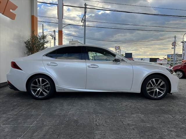 TOYOTA LEXUS IS300h 2016