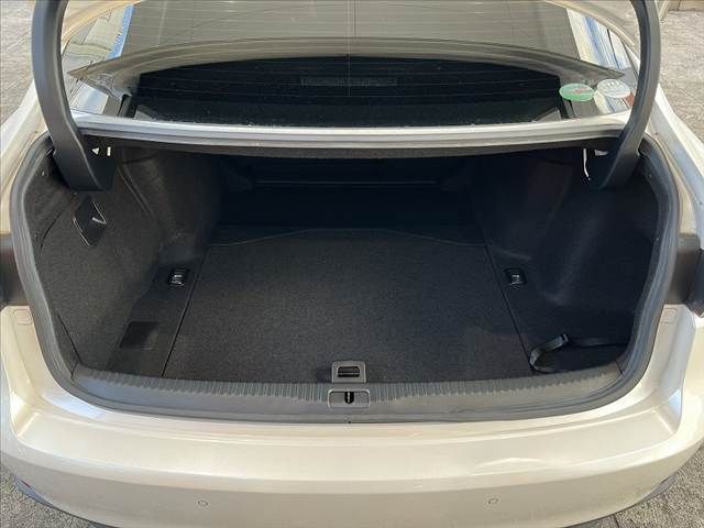 TOYOTA LEXUS IS300h 2016