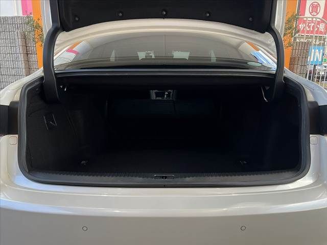 TOYOTA LEXUS IS300h 2016